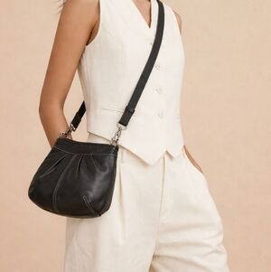 Coach Black Leather Crossbody Bag White Contrast Stitching Pleated Front Zip Top